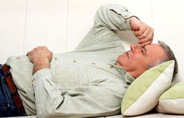 pain in the testicles of men after waking up